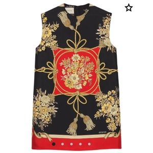 Gucci NWT Tunic top with flowers and tassels